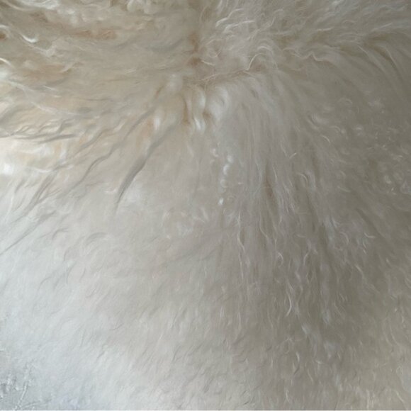 🤩Mongolian White Fur Decorative Pillow - Large - Picture 3 of 5